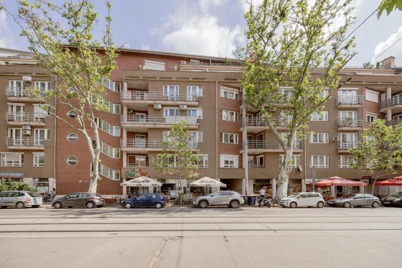 Bright And Spacious Penthouse W/ Terrace & Parking Budapest Luaran gambar
